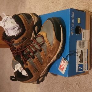Men's Columbia waterproof shoes 7.5